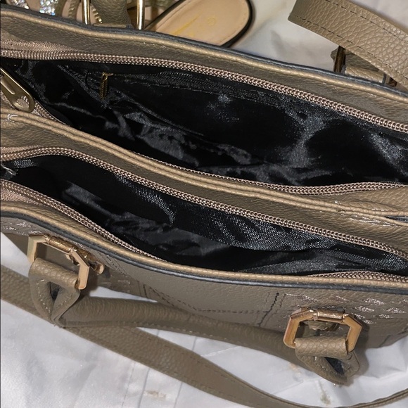 Elegant Handbag - Picture 2 of 5